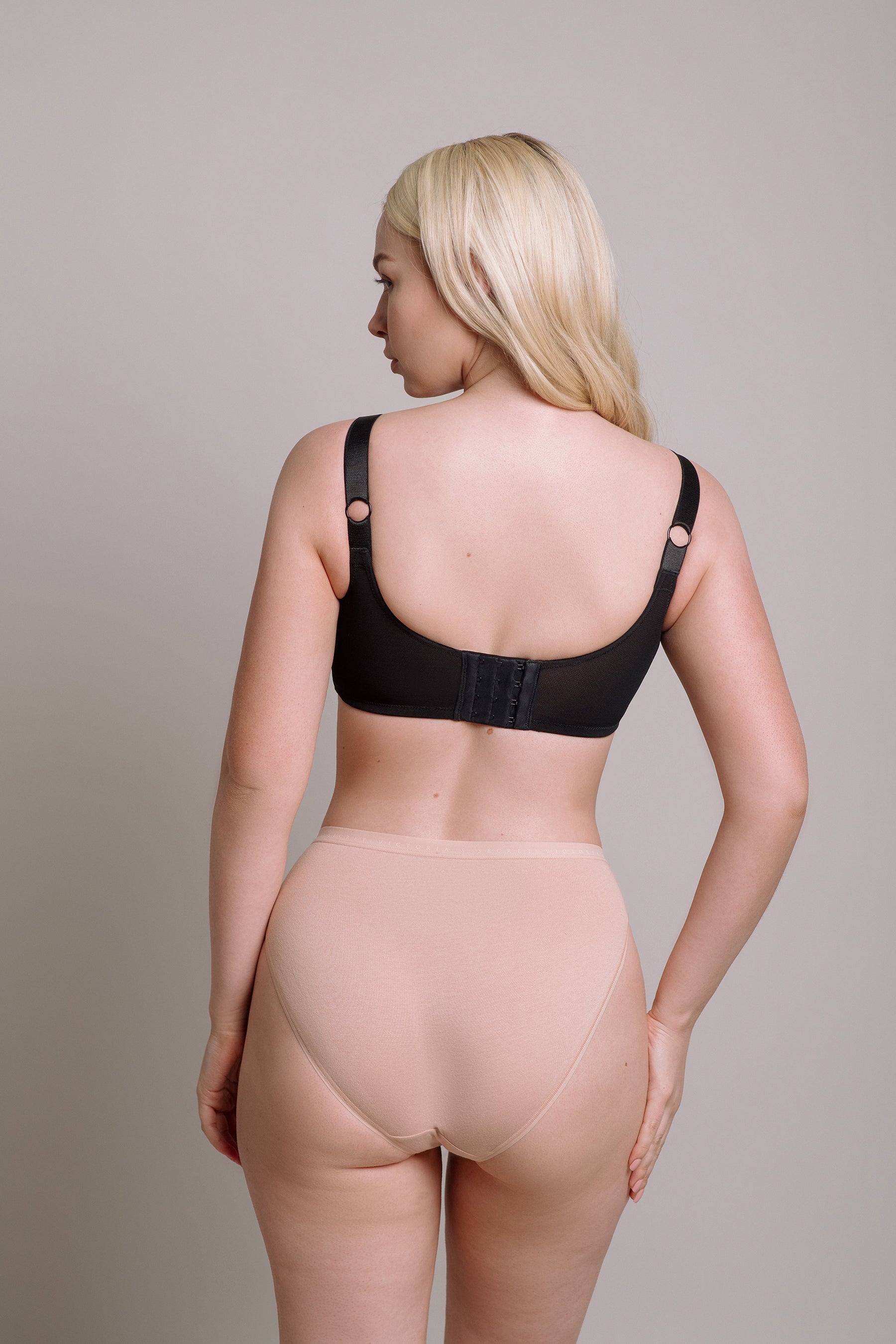 Body Magazine // Wholesale Lingerie News // Kaye Larcky Coming To August  Curve Show